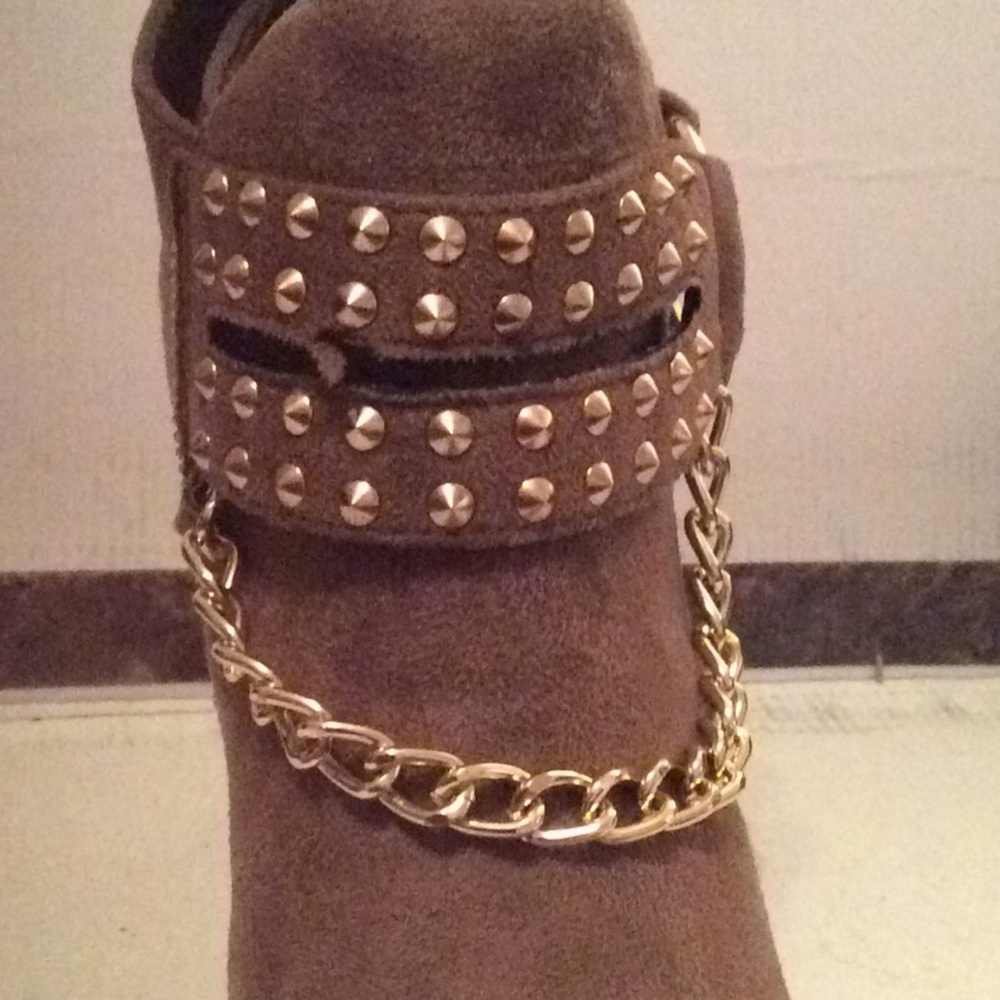 Stylish Tan Booties - Picture 4 of 4